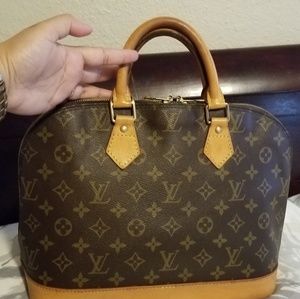 SALE! SALE!Authentic Louis Vitton Alma Pm
